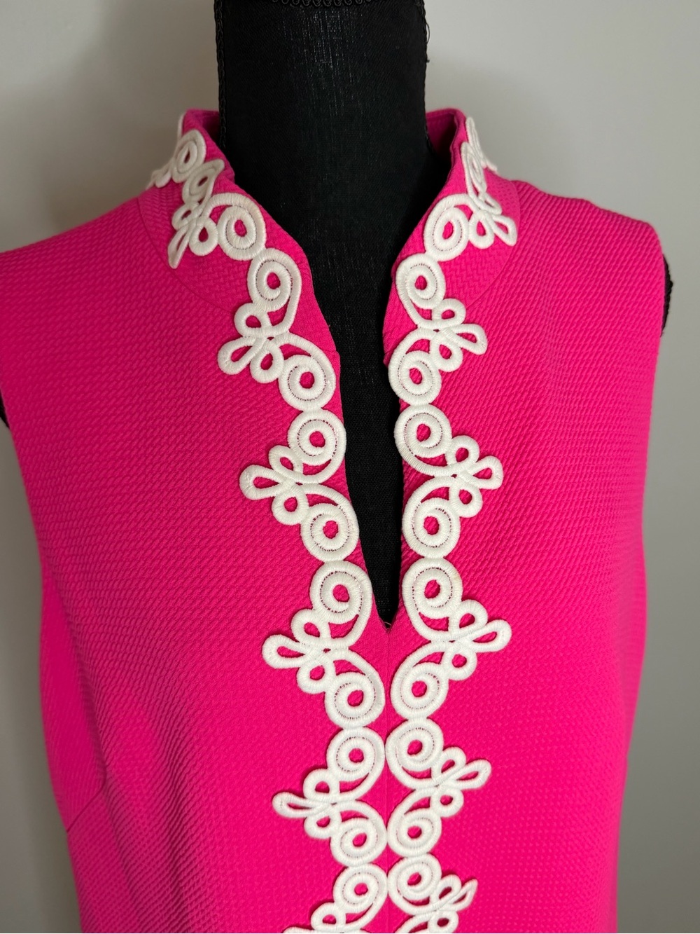 Vince Camuto Applique Sleeveless Mini Shift Dress Hot Pink - Size 16 - Picture 3 of 7